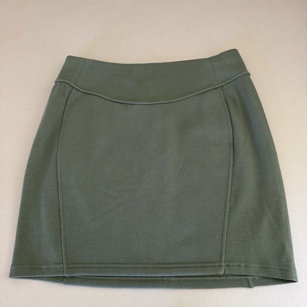 Lululemon Scuba Mini Skirt Womens M Green Eucalyptus Fleece Lined Athletic Wear